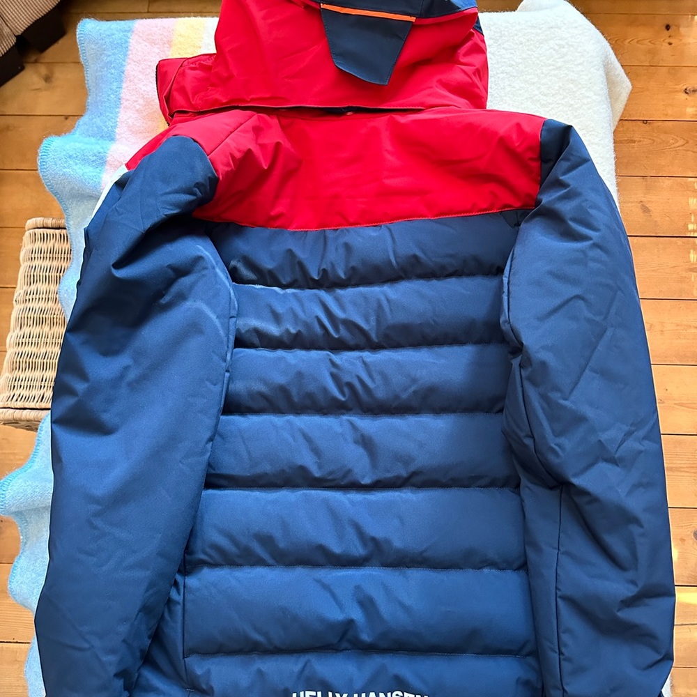 Helly Hansen -NWOT - insulated jacket - size 164/14 - Picture 2 of 6